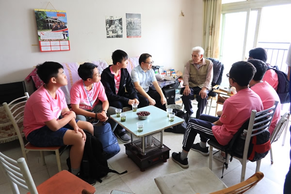 DC Foundation and Centum Charitas Foundation  jointly led the teachers and students to visit the Zunyi Anti-Japanese War Veterans in Guizhou.